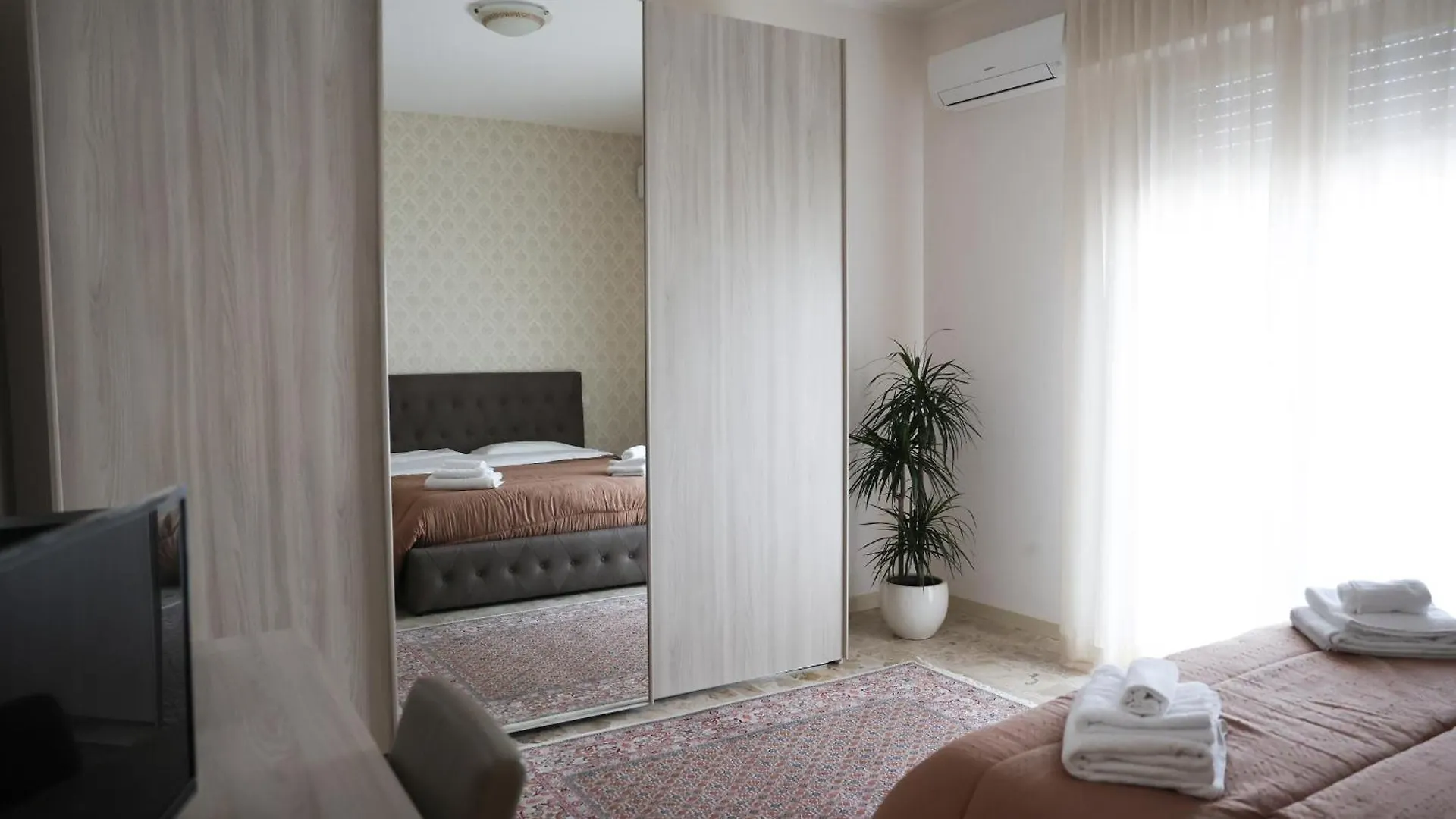 アパート Blancohouse - Berto Luxury Rimini Centro Storicoアパートメント
