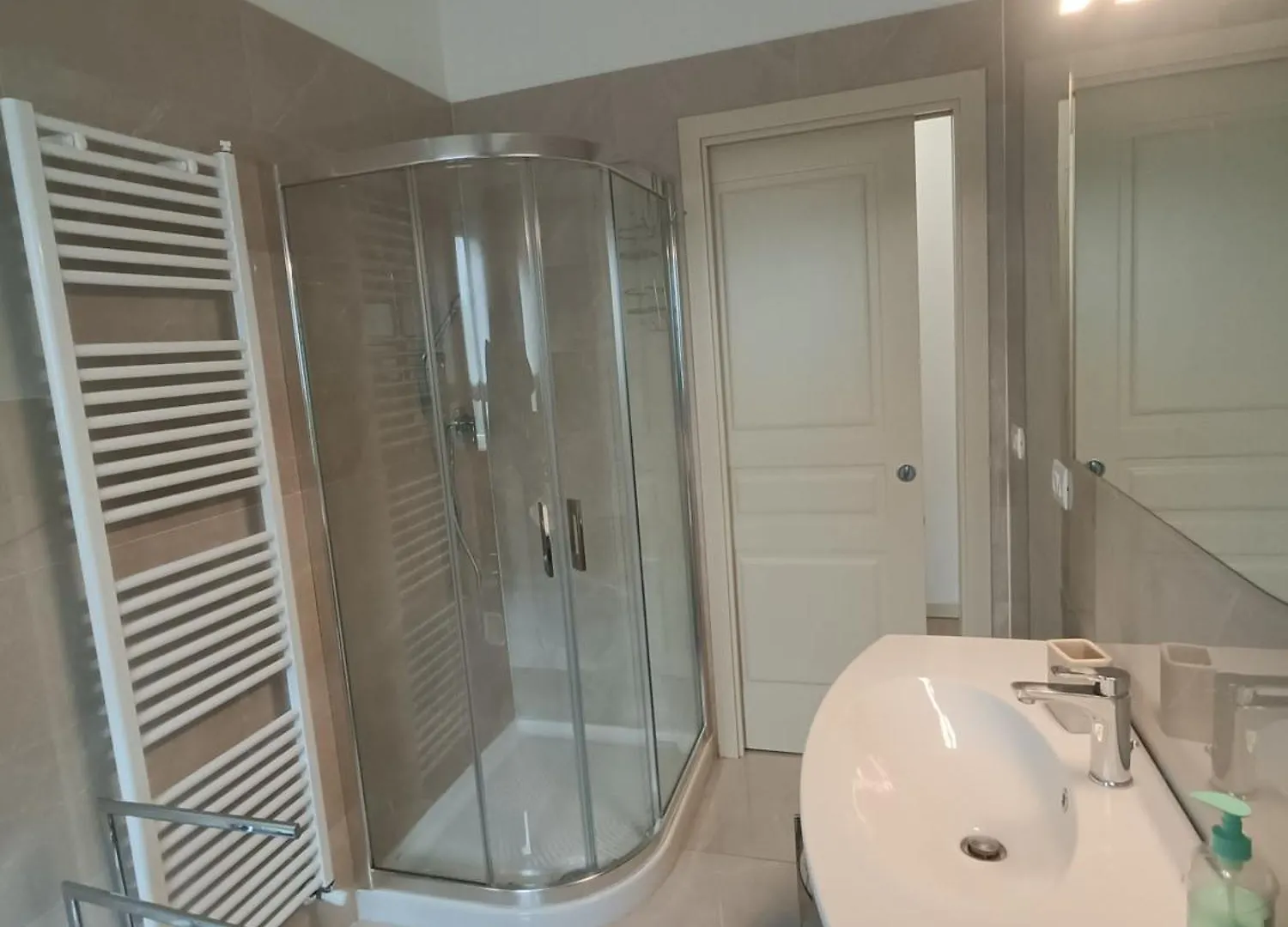 アパート Blancohouse - Berto Luxury Rimini Centro Storicoアパートメント